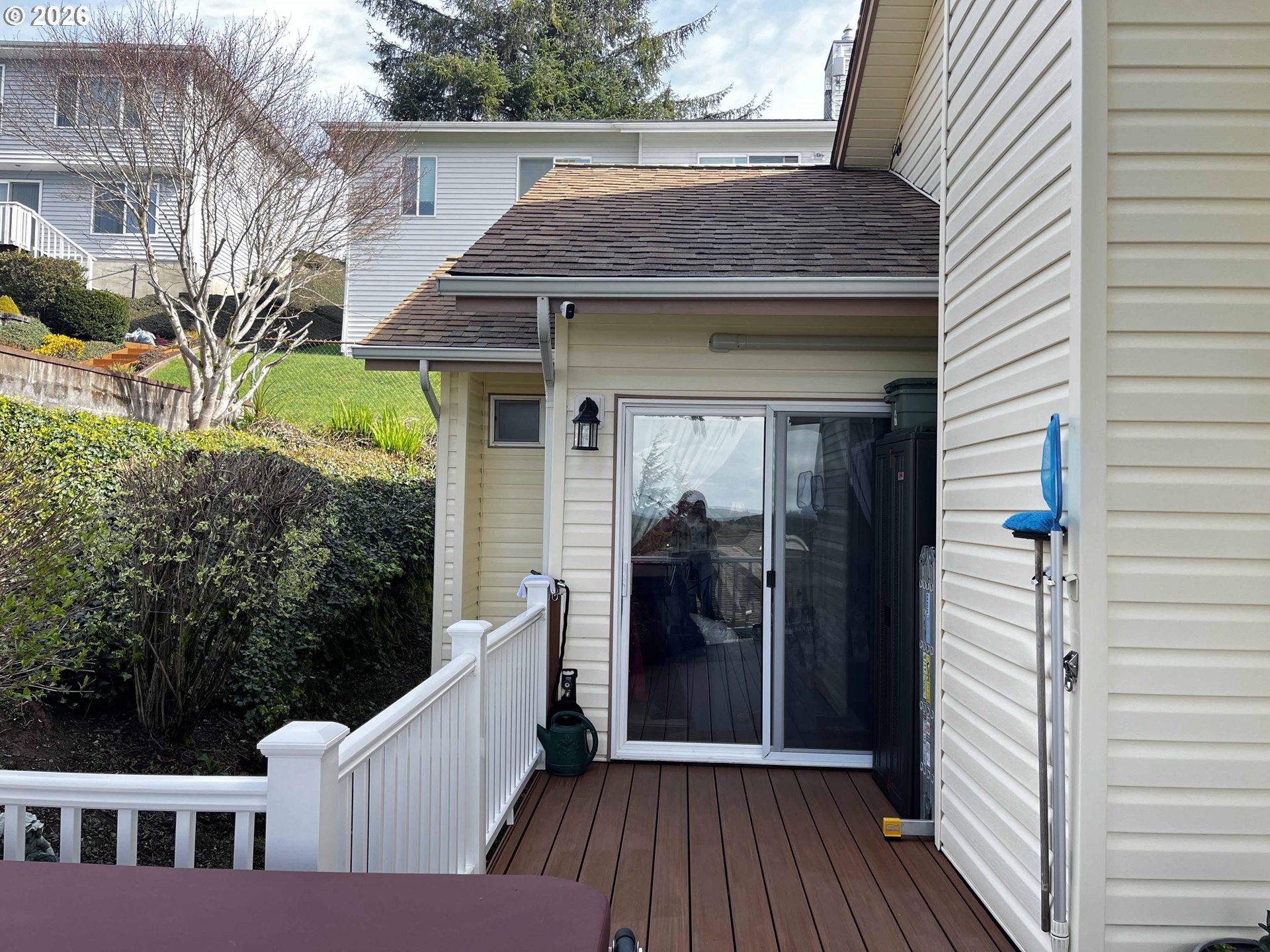 3520 Ocean View Drive Florence, OR 97439 - Photo 24 of 44 a view of a house with a porch