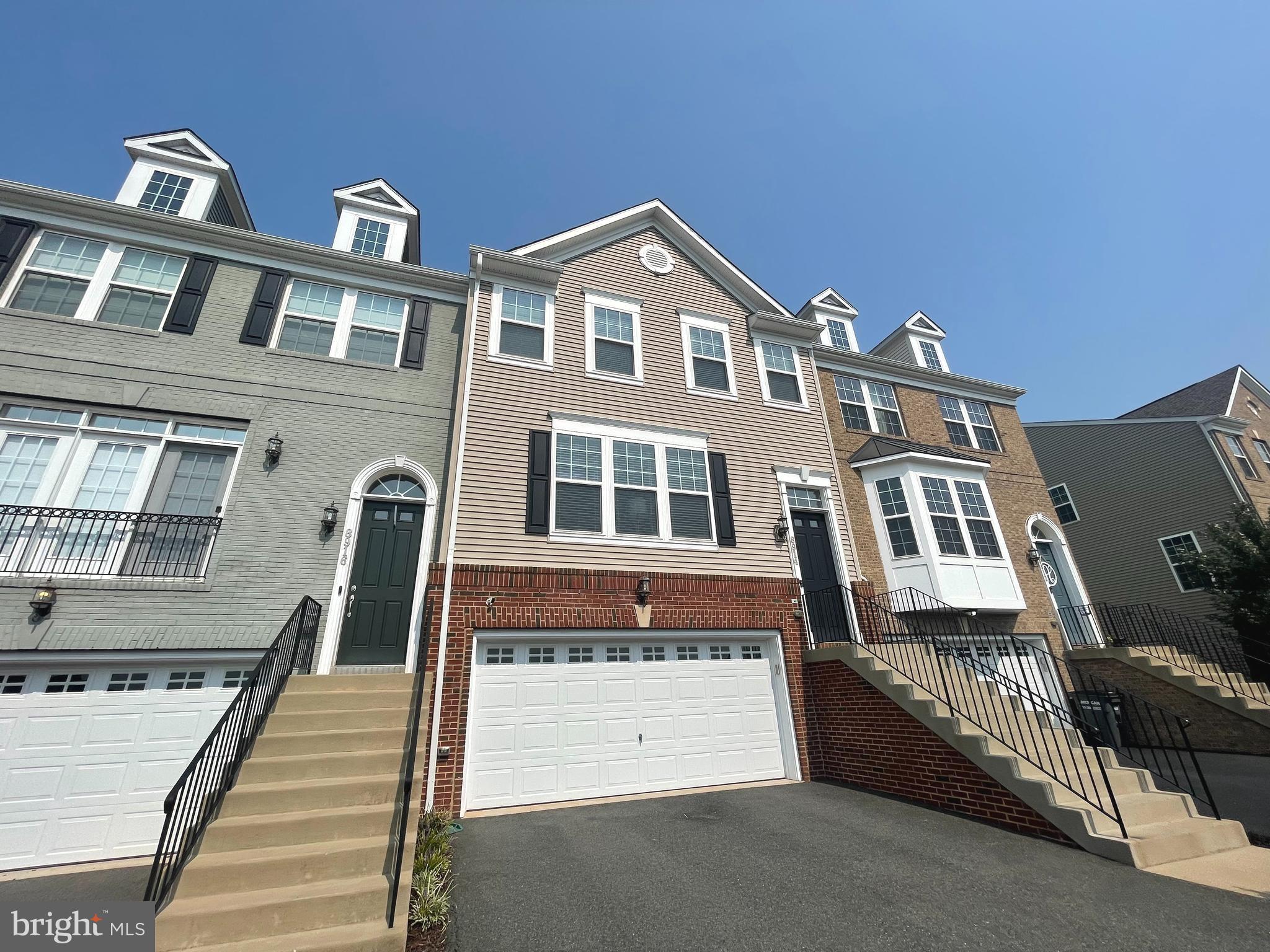 8914 Haversack Hunt Way Manassas, VA 20112 - Photo 1 of 48