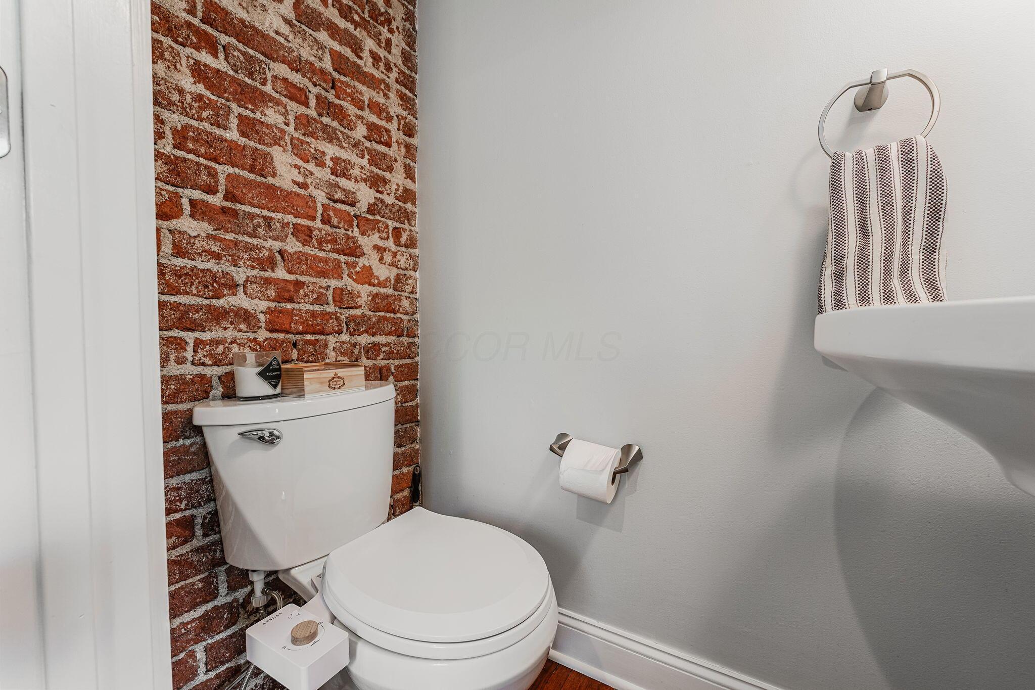 867 Oxley Road Columbus, OH 43212 - Photo 20 of 66 Half Bath