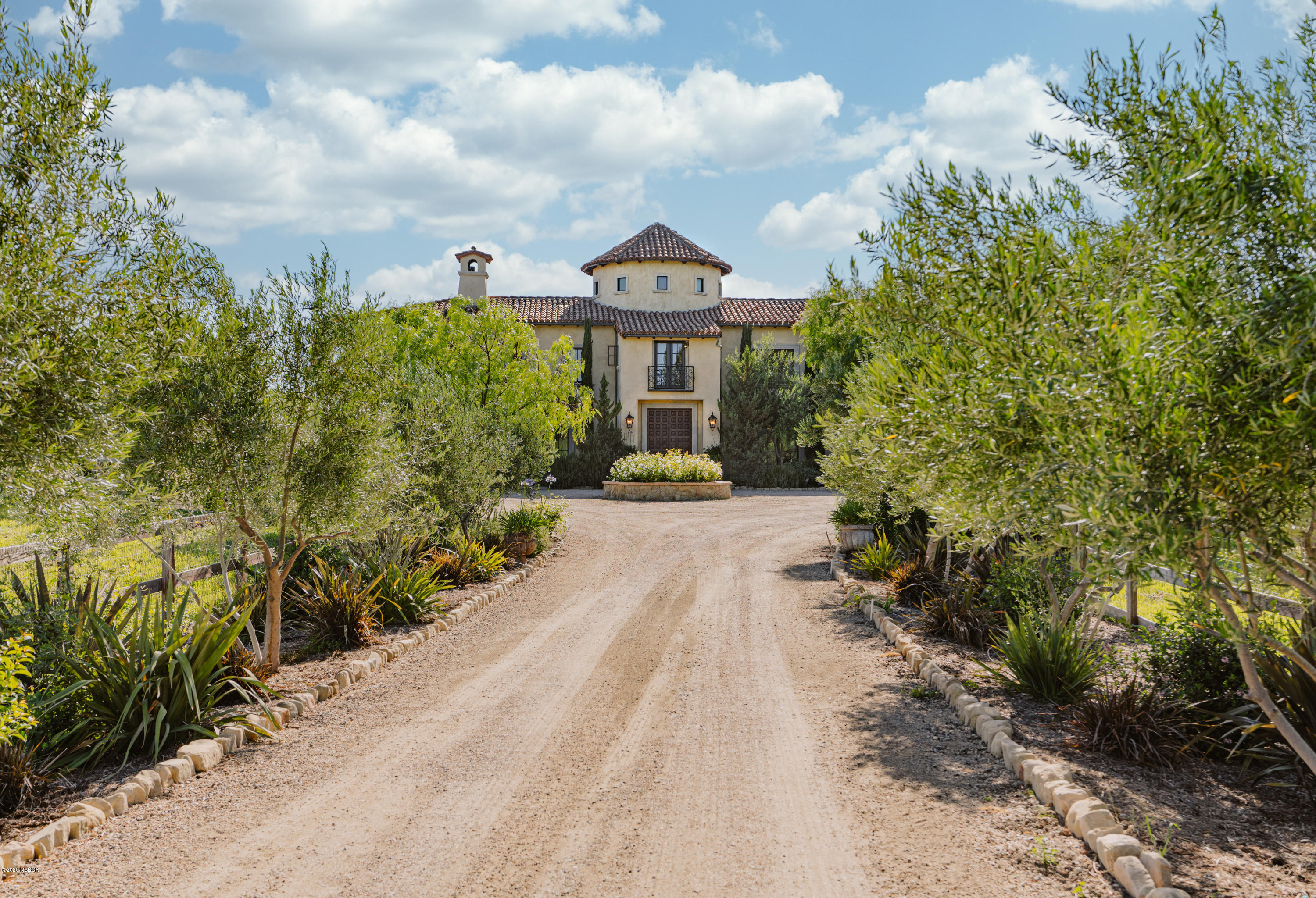 1721 North Refugio Road Santa Ynez, CA 93460 - Photo 8 of 59 Driveway approach