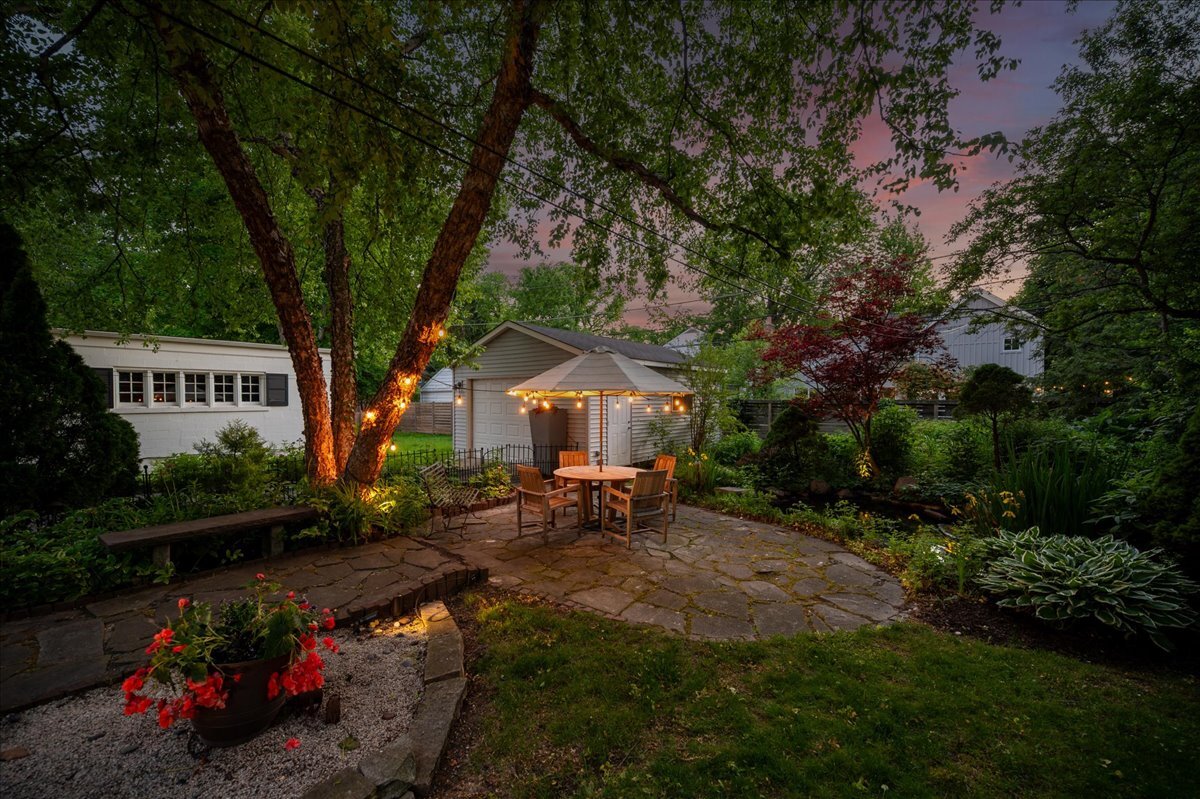 712 Juniper Road Glenview, IL 60025 - Photo 4 of 33