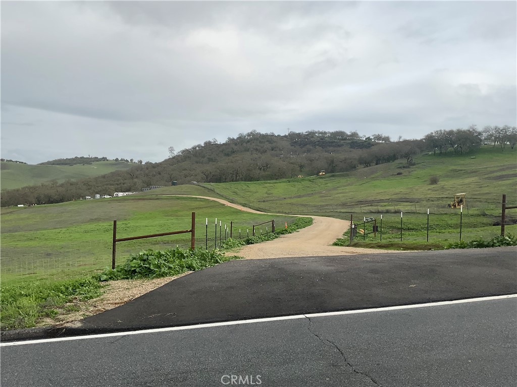 21 Interlake Road Bradley, CA 93426 - Photo 2 of 21