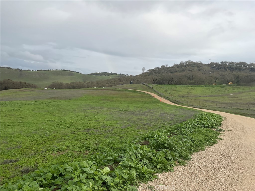 21 Interlake Road Bradley, CA 93426 - Photo 4 of 21