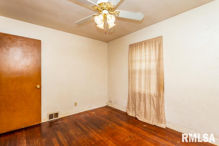 219 East Cherry Ridge Road Peoria, IL 61614 - Photo 17 of 28 Gallery Image 17