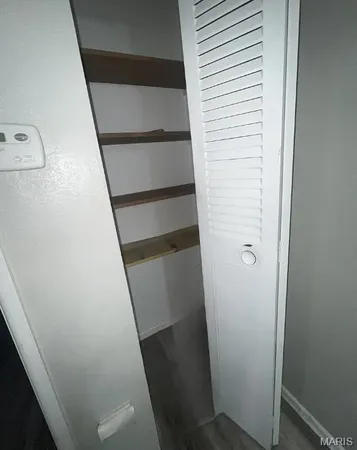 $825 | 4774 Kings Drive, Unit G, St. Louis, MO 63116