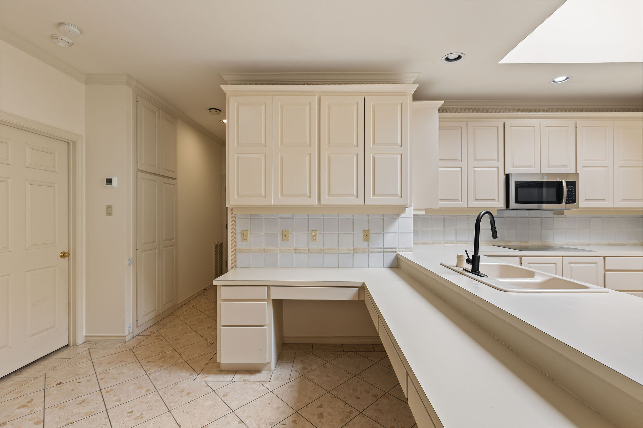 2834 Montebello Road, Unit B11 Austin, TX 78746 - Photo 18 of 39