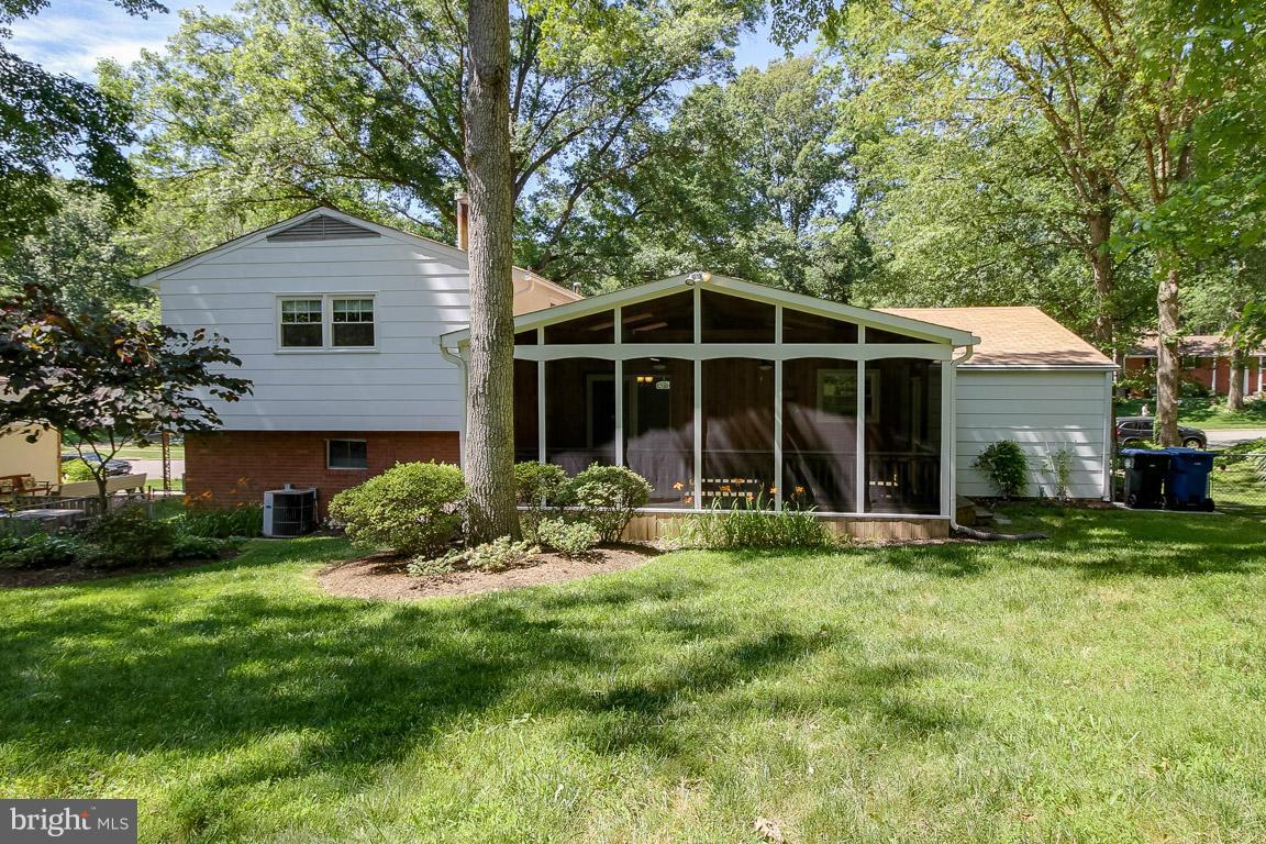 8313 Greeley Boulevard Springfield, VA 22152 - Photo 22 of 28 Exterior (Rear)