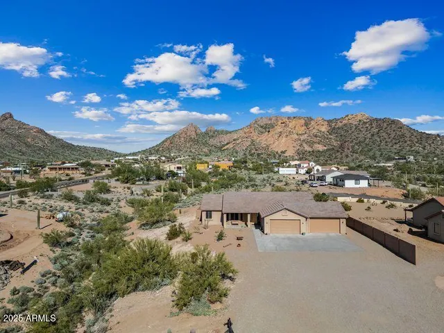 $824,900 | 86 East Moon Vista Street, Apache Junction, AZ 85119