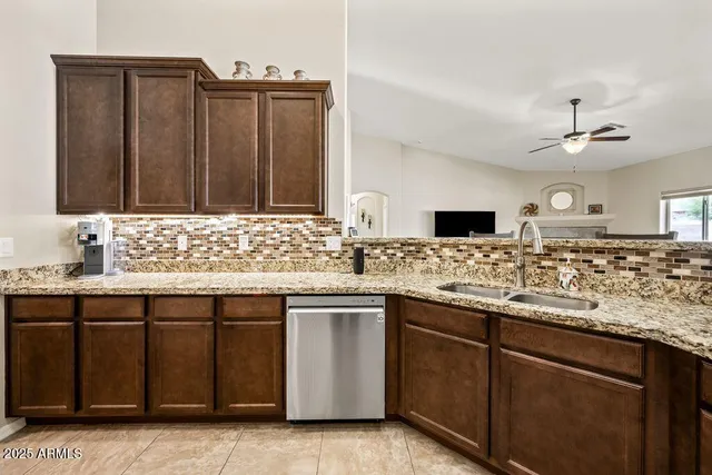 $824,900 | 86 East Moon Vista Street, Apache Junction, AZ 85119