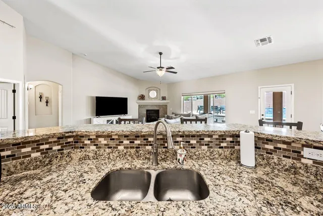 $824,900 | 86 East Moon Vista Street, Apache Junction, AZ 85119