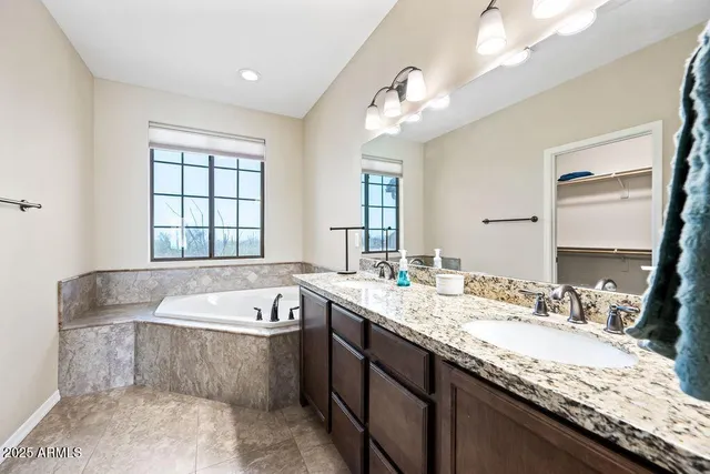 $824,900 | 86 East Moon Vista Street, Apache Junction, AZ 85119