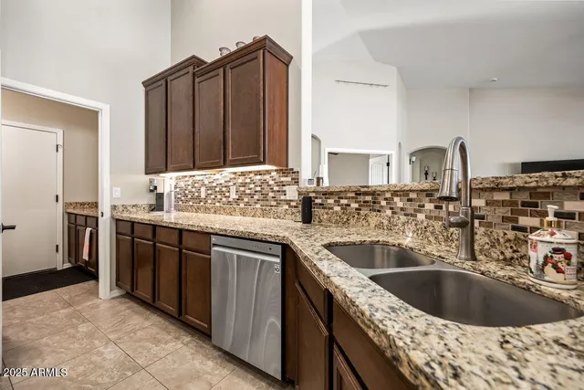 $824,900 | 86 East Moon Vista Street, Apache Junction, AZ 85119