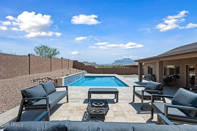 $824,900 | 86 East Moon Vista Street, Apache Junction, AZ 85119