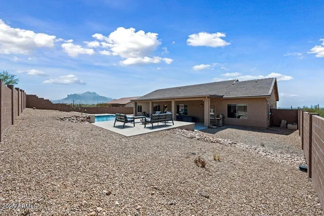 $824,900 | 86 East Moon Vista Street, Apache Junction, AZ 85119