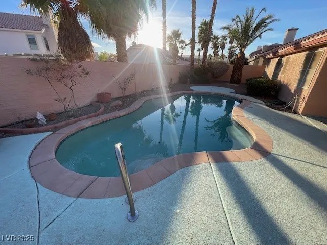 $2,550 | 9011 West Viking Road, Las Vegas, NV 89147