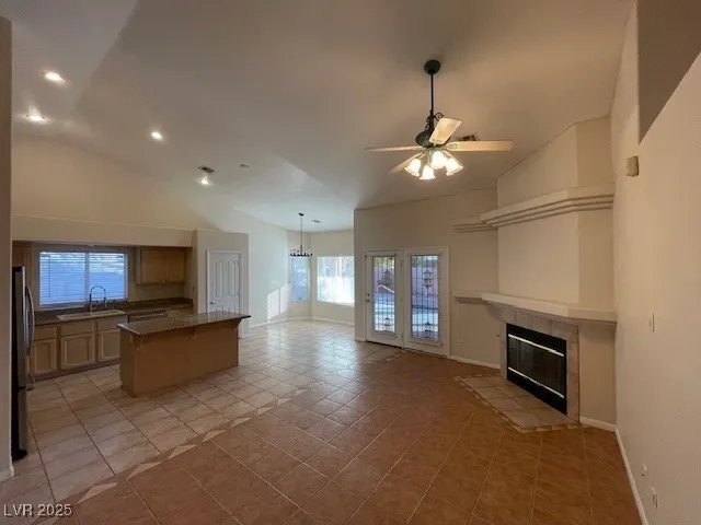 $2,550 | 9011 West Viking Road, Las Vegas, NV 89147