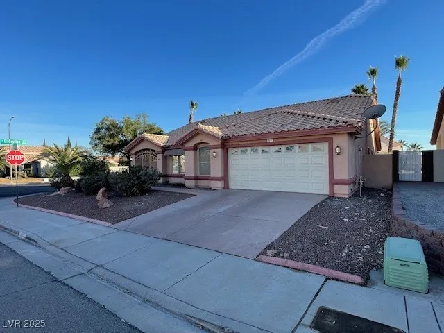 $2,550 | 9011 West Viking Road, Las Vegas, NV 89147