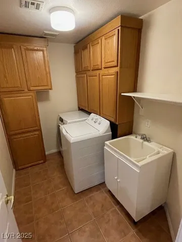 $2,550 | 9011 West Viking Road, Las Vegas, NV 89147