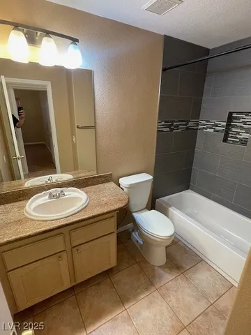 $2,550 | 9011 West Viking Road, Las Vegas, NV 89147