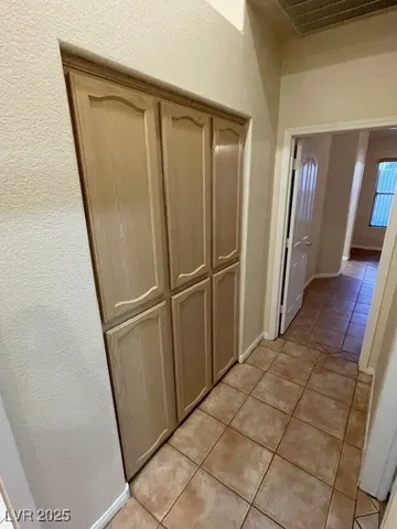 $2,550 | 9011 West Viking Road, Las Vegas, NV 89147