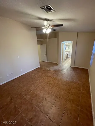 $2,550 | 9011 West Viking Road, Las Vegas, NV 89147