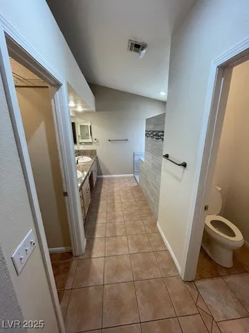 $2,550 | 9011 West Viking Road, Las Vegas, NV 89147