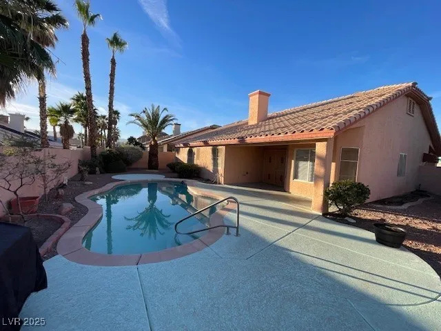 $2,550 | 9011 West Viking Road, Las Vegas, NV 89147