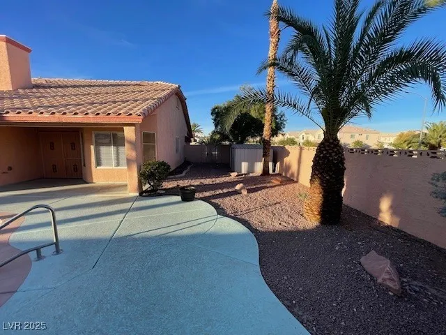 $2,550 | 9011 West Viking Road, Las Vegas, NV 89147