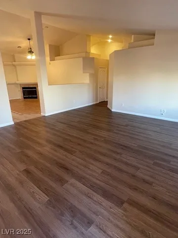 $2,550 | 9011 West Viking Road, Las Vegas, NV 89147