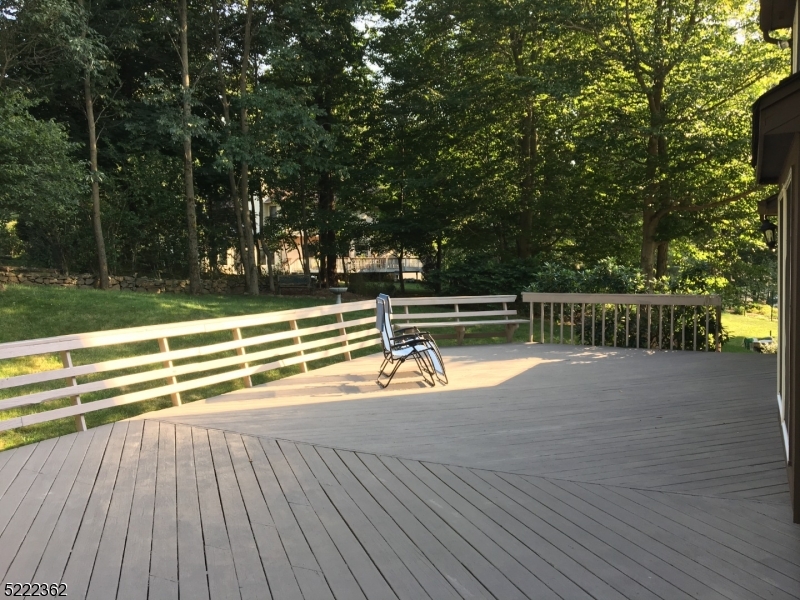 87 Highland Circle Berkeley Heights, NJ 07922 - Photo 8 of 11 a view of a tennis court