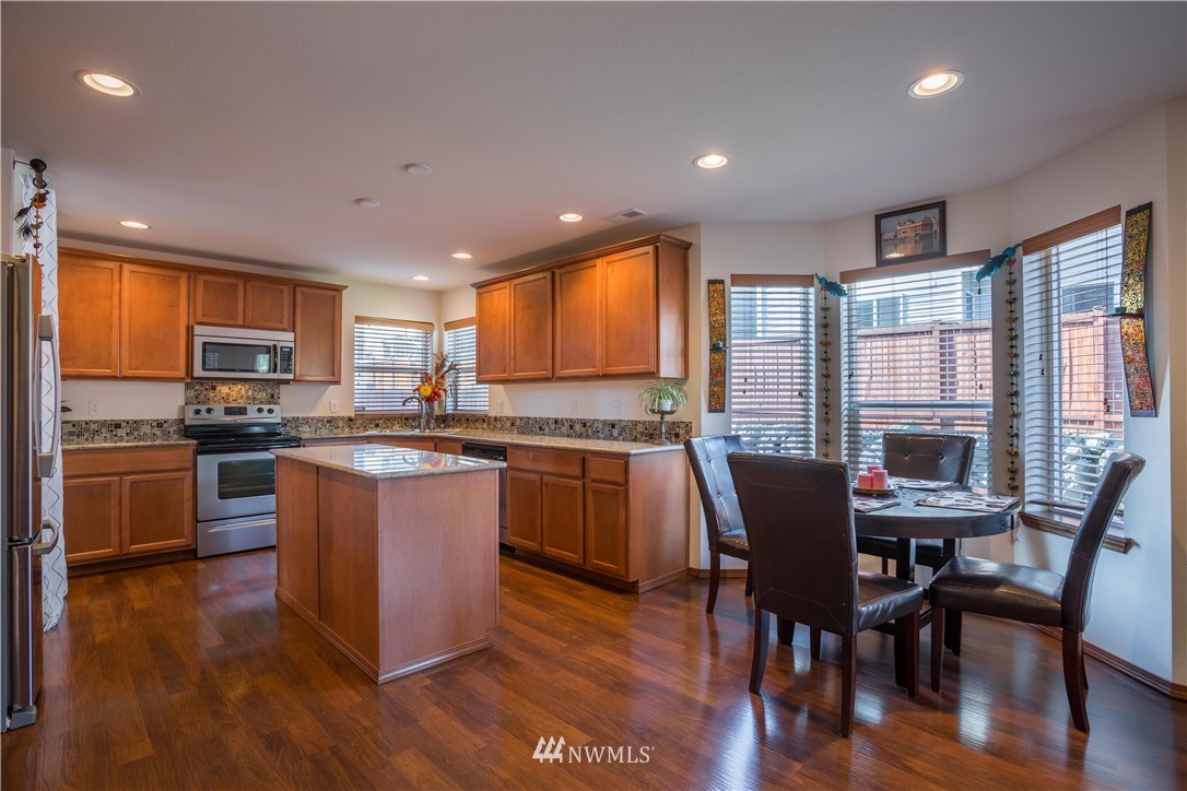 3203 172 Street Southeast Bothell, WA 98012 - Photo 5 of 16