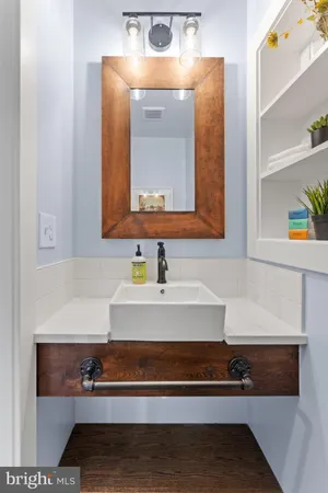 $5,800 | 705 Kentucky Avenue Southeast, Washington, DC 20003