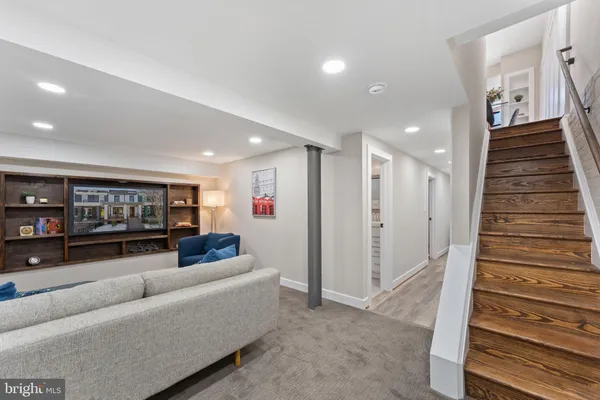 $5,800 | 705 Kentucky Avenue Southeast, Washington, DC 20003