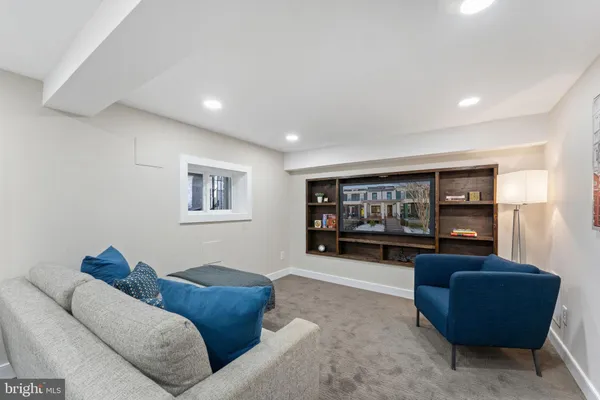 $5,800 | 705 Kentucky Avenue Southeast, Washington, DC 20003