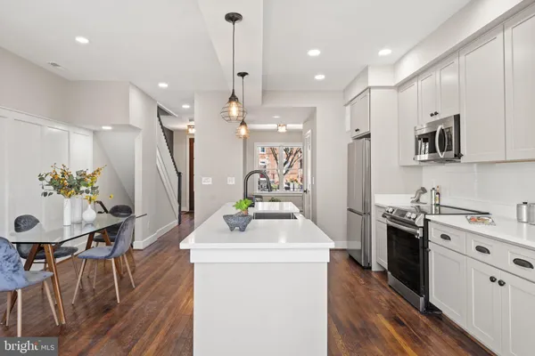 $5,800 | 705 Kentucky Avenue Southeast, Washington, DC 20003