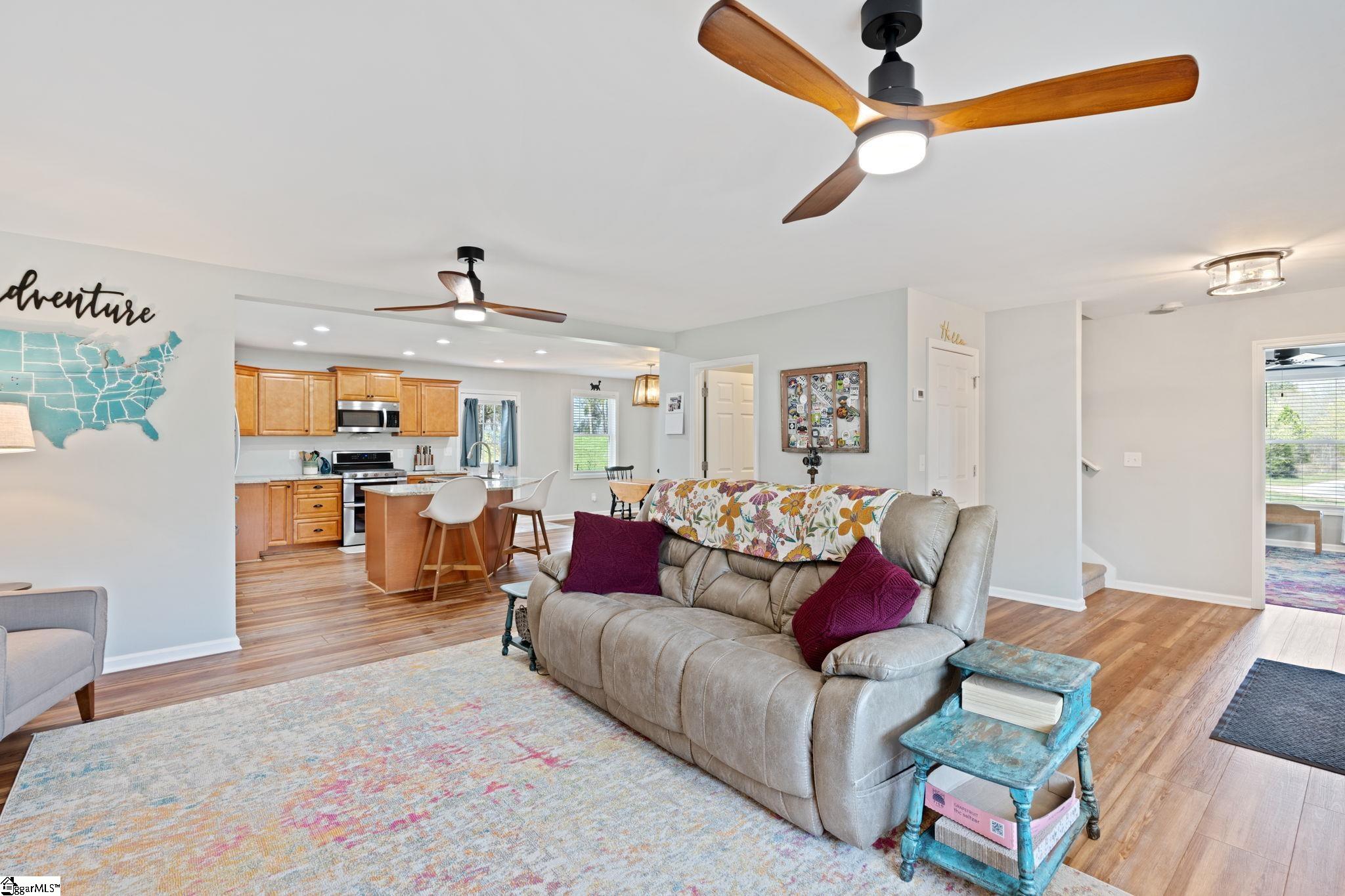 2762 Allen Bridge Road Fountain Inn, SC 29644 - Photo 4 of 41