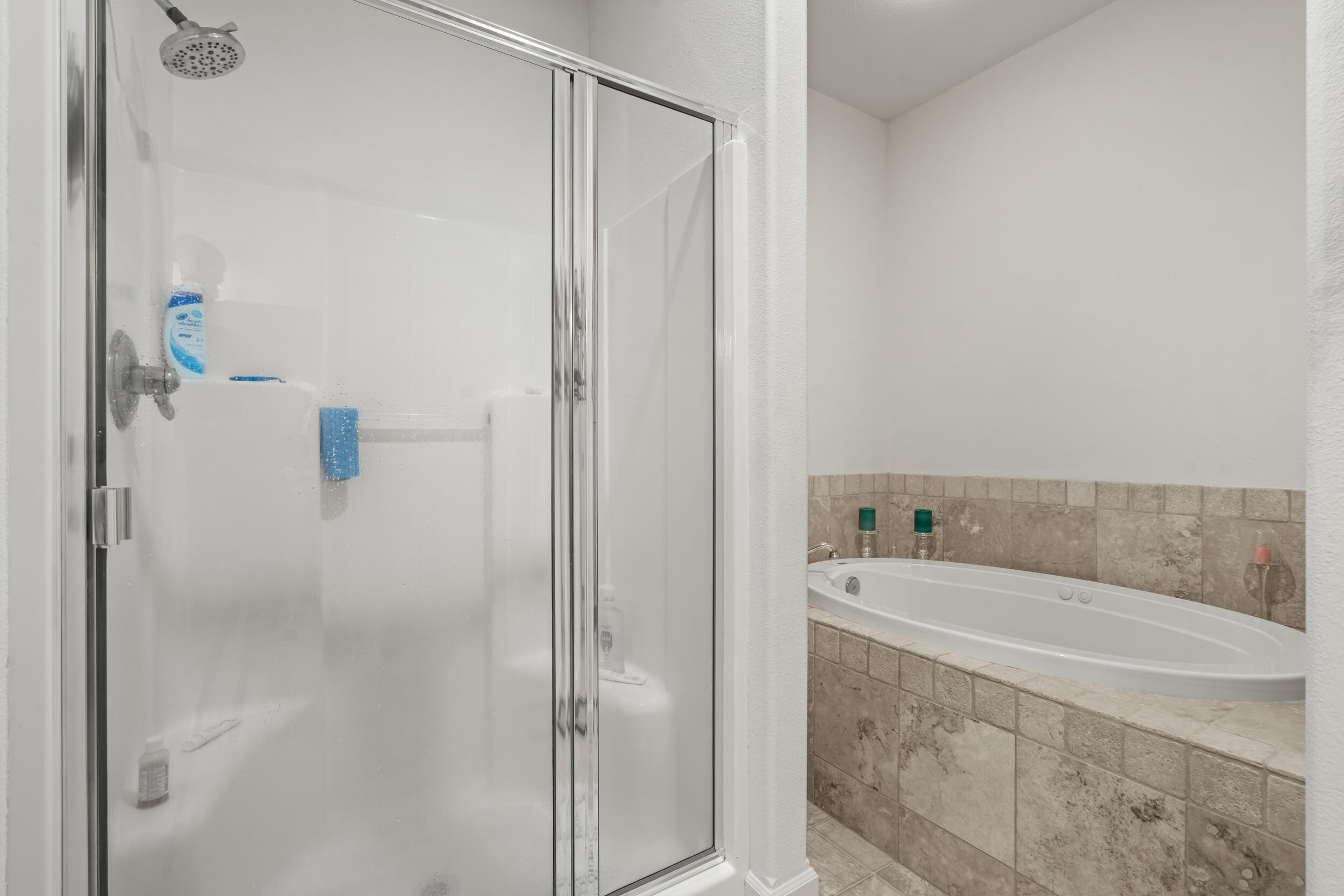 115 Sandridge Way Eagle Point, OR 97524 - Photo 25 of 36 Primary Bath