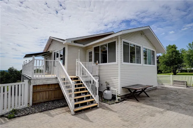 $379,000 | 1566 Tracy Drive, Spafford, NY 13152