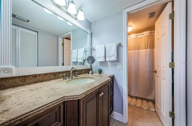 $2,000 | 6295 Bahia Del Mar Circle, Unit 405, St. Petersburg, FL 33715