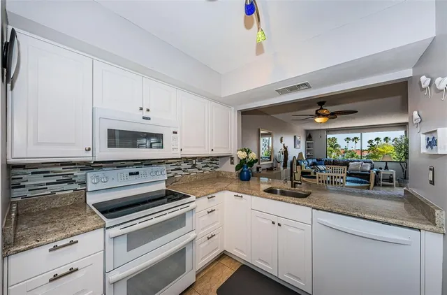 $2,000 | 6295 Bahia Del Mar Circle, Unit 405, St. Petersburg, FL 33715