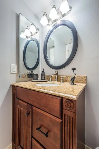 $2,000 | 6295 Bahia Del Mar Circle, Unit 405, St. Petersburg, FL 33715