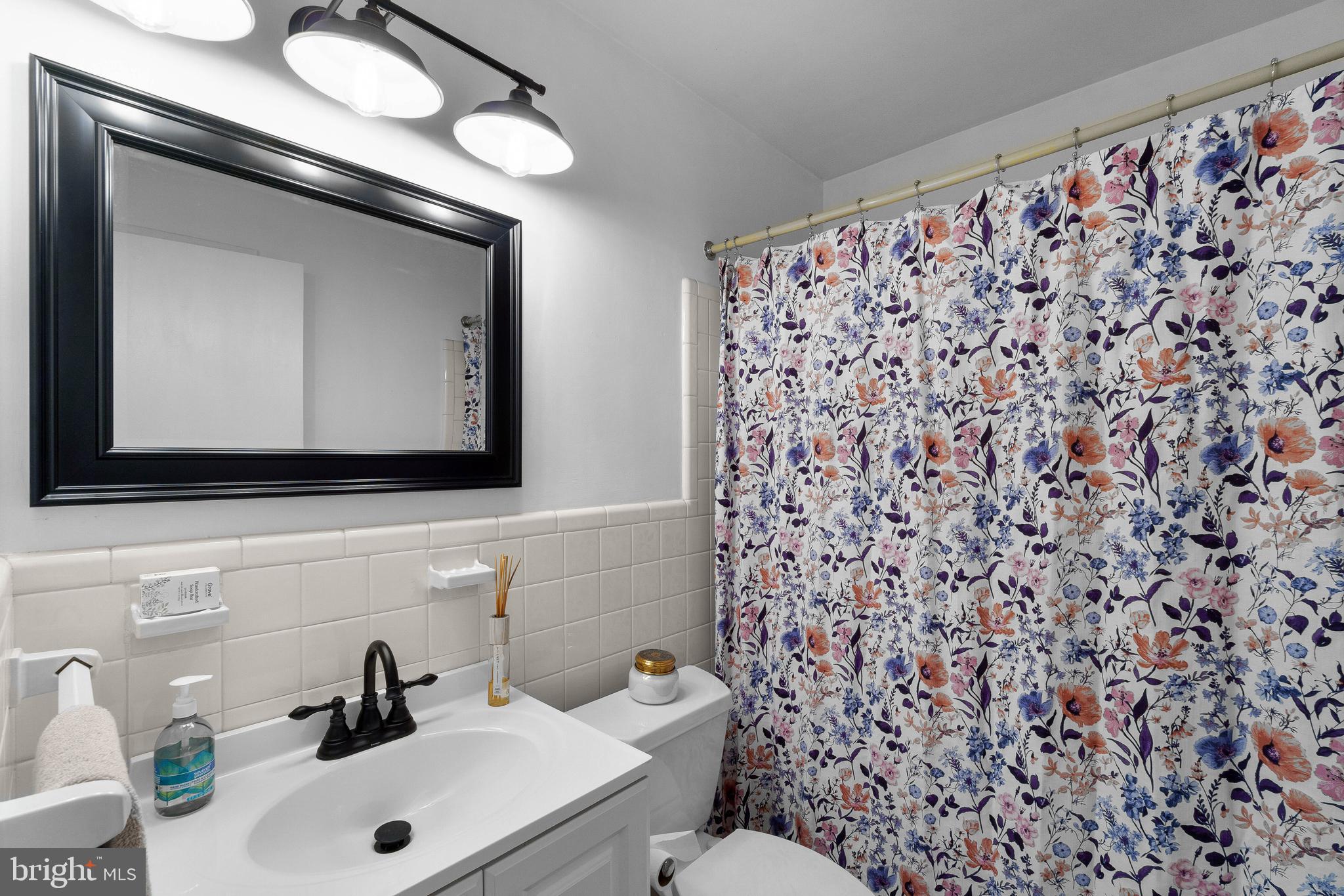 3926 Hawthorne Road Ellicott City, MD 21042 - Photo 15 of 36 Bathroom