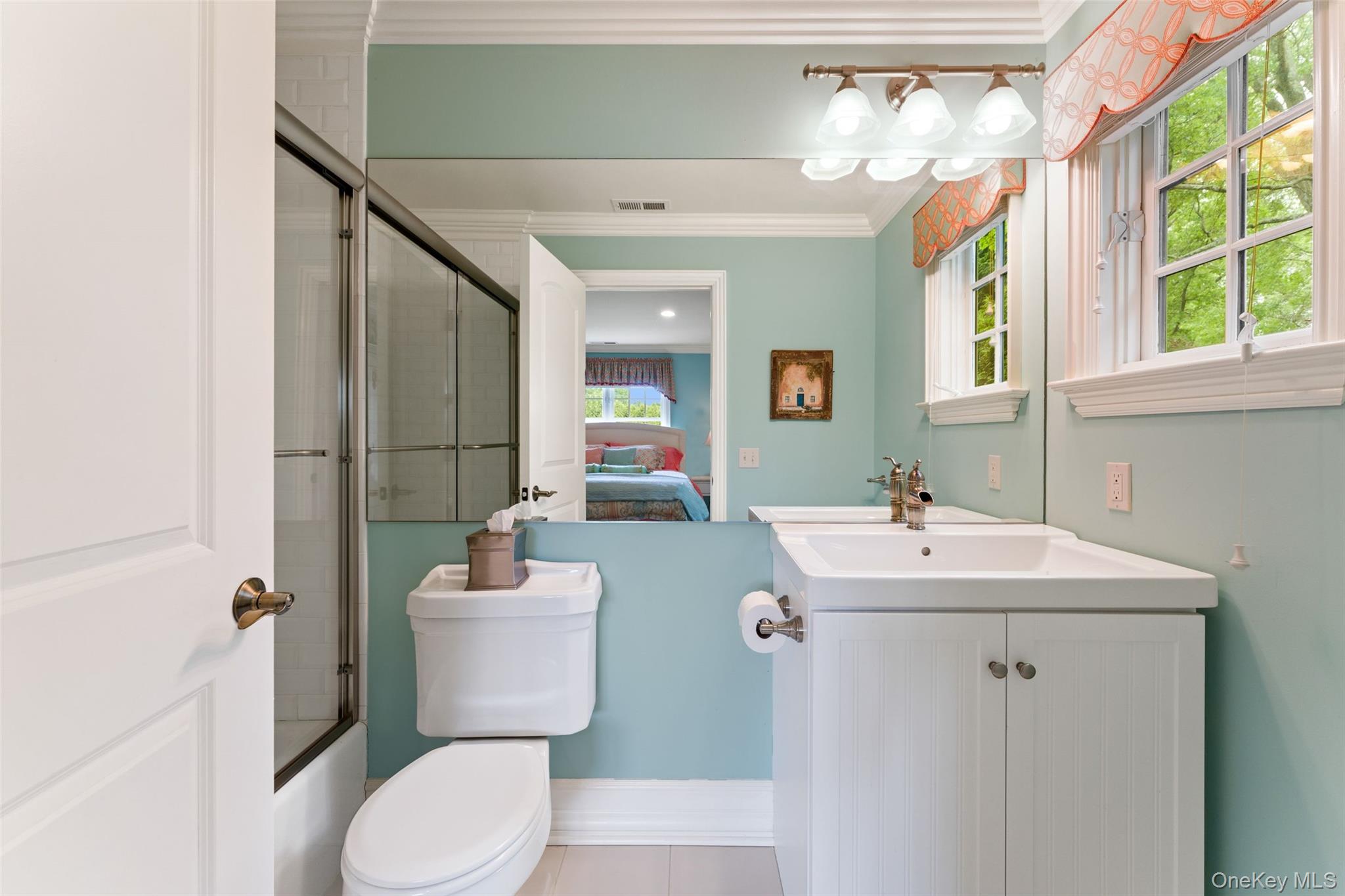 64 Stratton Road Scarsdale, NY 10583 - Photo 18 of 49 En suite bathroom