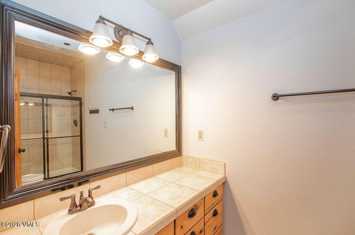 1410 Buffehr Creek Road, Unit B Vail, CO 81657 - Photo 23 of 31 photo_offline_005