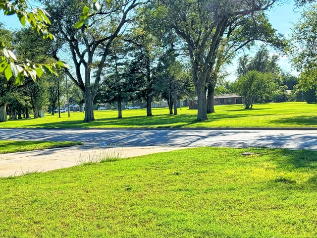 $230,000 | 1605 South Eton Street, Perryton, TX 79070