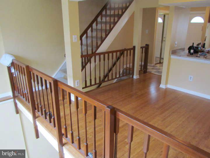 12124 Purple Sage Court Reston, VA 20194 - Photo 9 of 23 Living Room