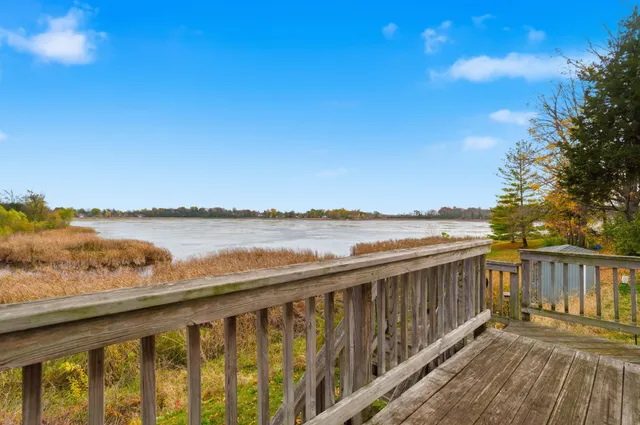 $1,800 | W6705 North Lakeshore Circle, Sugar Creek, WI 53121