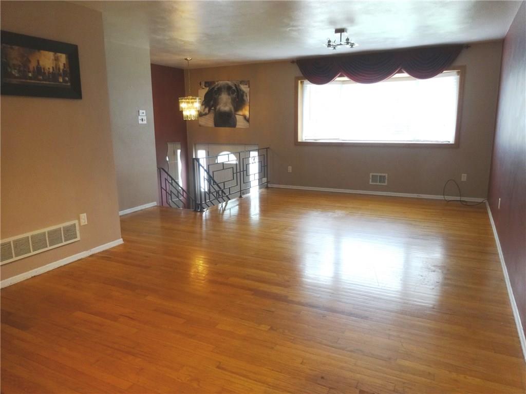 924 Harvard Road Monroeville, PA 15146 - Photo 3 of 25 Gallery Image 3