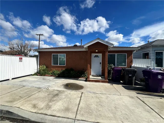 $2,800 | 901 East 71st Street, Long Beach, CA 90805