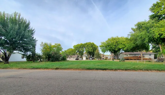 $20,000 | 402 Hudson Avenue, Marshall, MN 56258